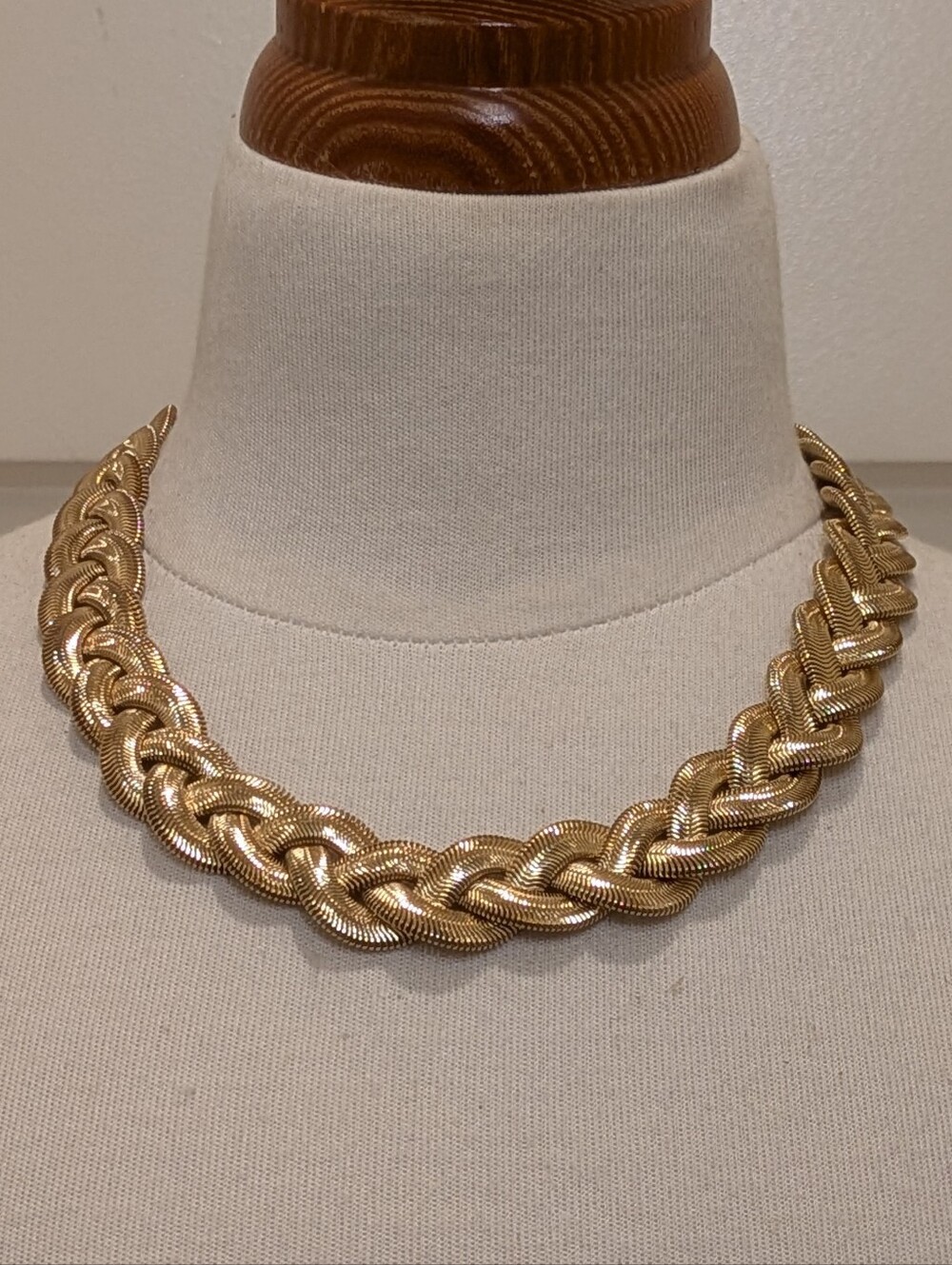 EUC 16"-20" Chunky Gold Braided Statement Collar Necklace Textured Mesh Choker